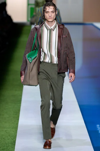 Look 7